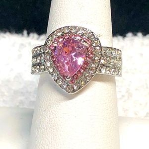 💕👛💍- Pink and silver pear shaped halo ring